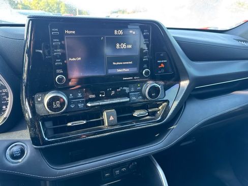 Used 2021 Toyota Highlander XSE FWD image 8