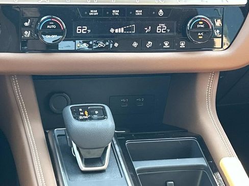 New 2026 Nissan Pathfinder Platinum w/ Lighting Package AWD/4WD image 25