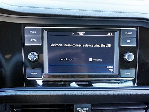 Used 2024 Volkswagen Jetta SE FWD image 24