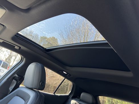 New 2026 Chevrolet Equinox EV LT image 31