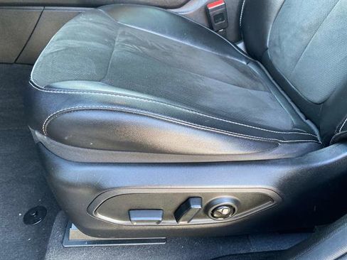 Used 2023 Jeep Grand Cherokee L Laredo image 23