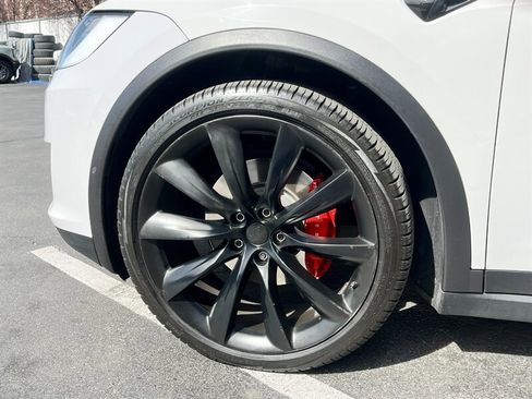 Used 2018 Tesla Model X P100D image 12