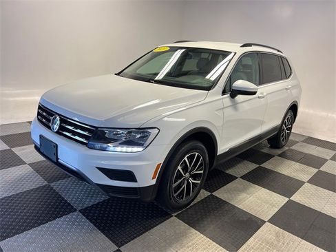 Used 2021 Volkswagen Tiguan SE image 3