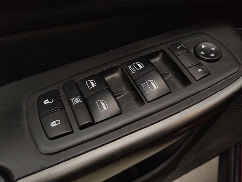 Used 2020 Jeep Cherokee Latitude Plus FWD image 27