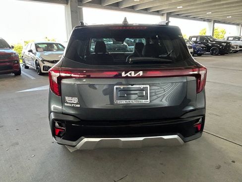 Used 2024 Kia Seltos S FWD image 4