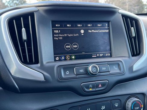 Used 2024 GMC Terrain SLE image 22