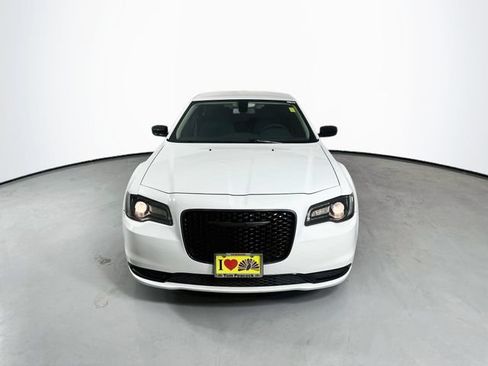 Used 2022 Chrysler 300 Touring w/ Sport Appearance Package RWD image 4