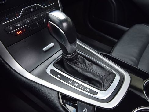 Used 2018 Ford Edge SEL w/ Equipment Group 201A image 24