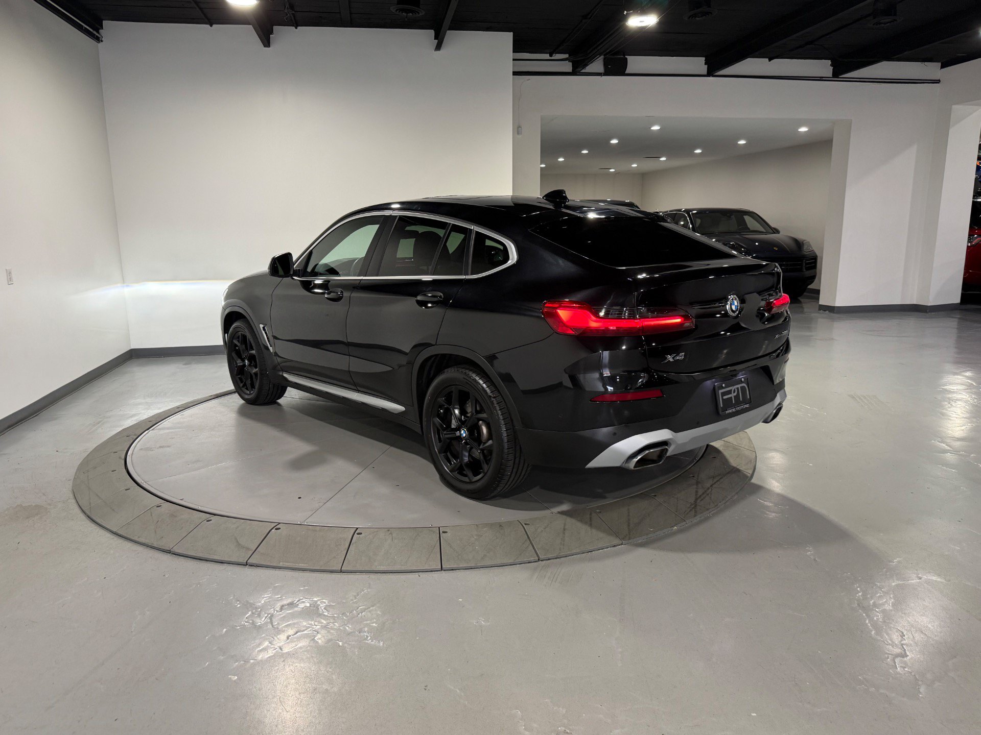 Used 2024 BMW X4 xDrive30i AWD/4WD image 9