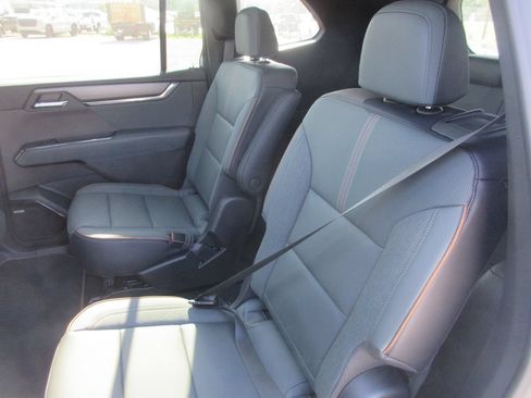New 2026 GMC Acadia AT4 w/ Luxury Package AWD/4WD image 13
