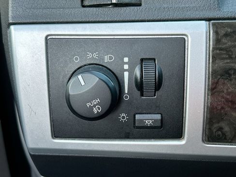 Used 2010 Dodge Grand Caravan SXT FWD image 17