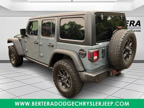 Used 2024 Jeep Wrangler Unlimited AWD/4WD image 4