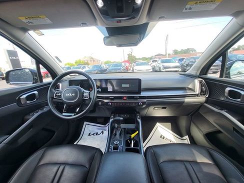 Used 2024 Kia Sorento S w/ Panoramic Sunroof Package FWD image 14
