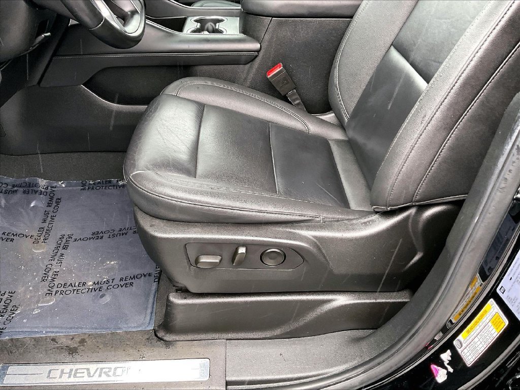 Used 2024 Chevrolet Suburban LT AWD/4WD image 35