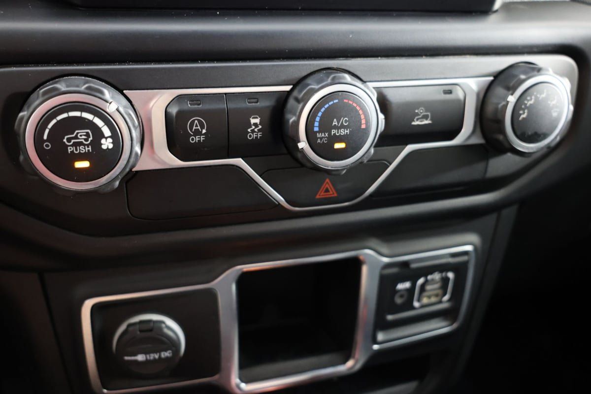 Used 2021 Jeep Gladiator Sport AWD/4WD image 26