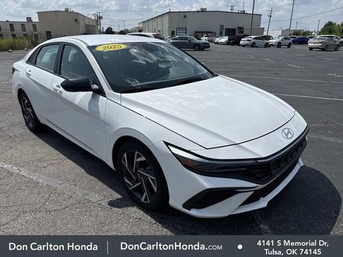 Used 2025 Hyundai Elantra Sport FWD image 1
