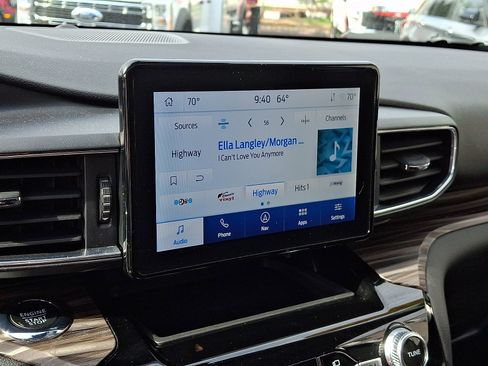Certified 2023 Ford Explorer Limited w/ Equipment Group 301A AWD/4WD image 19