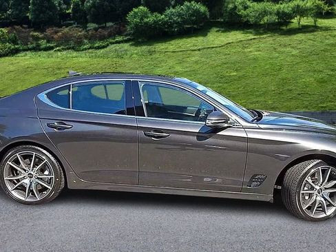 New 2026 Genesis G70 2.5T Prestige image 9