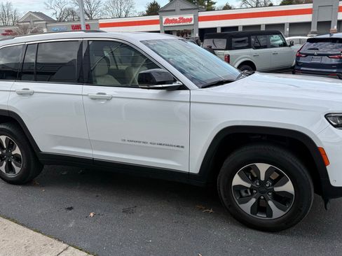 Used 2022 Jeep Grand Cherokee Limited 4xe w/ Luxury Tech Group II image 5