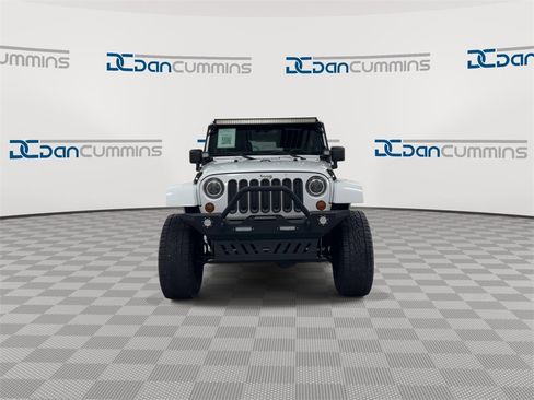 Used 2012 Jeep Wrangler Unlimited Rubicon w/ Connectivity Group image 3