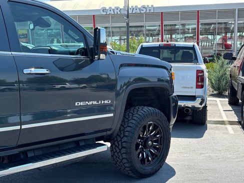 Used 2019 GMC Sierra 3500 Denali w/ Duramax Plus Package AWD/4WD image 4