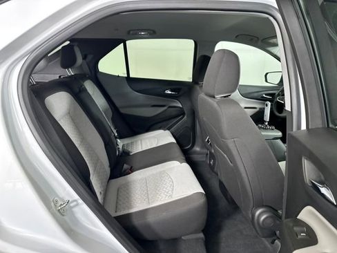 Used 2023 Chevrolet Equinox LS w/ LS Convenience Package image 27