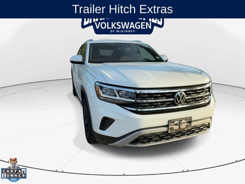 Used 2023 Volkswagen Atlas Cross Sport SE w/ Black Wheel Package AWD/4WD image 2
