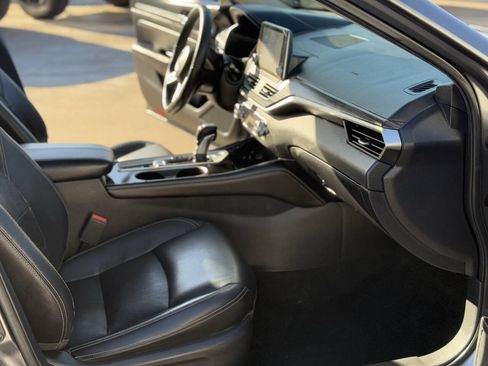 Used 2020 Nissan Altima 2.5 SL FWD image 11