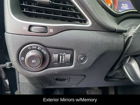 Used 2022 Jeep Cherokee Trailhawk w/ Premium Leather Package AWD/4WD image 9