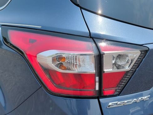 Used 2018 Ford Escape SEL w/ Ford Safe & Smart Package FWD image 45