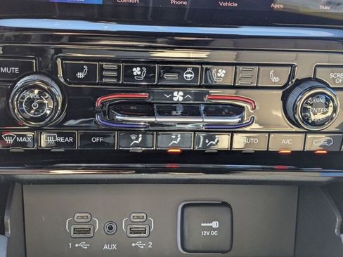 New 2025 Jeep Grand Cherokee Limited w/ Luxury Tech Group II image 25