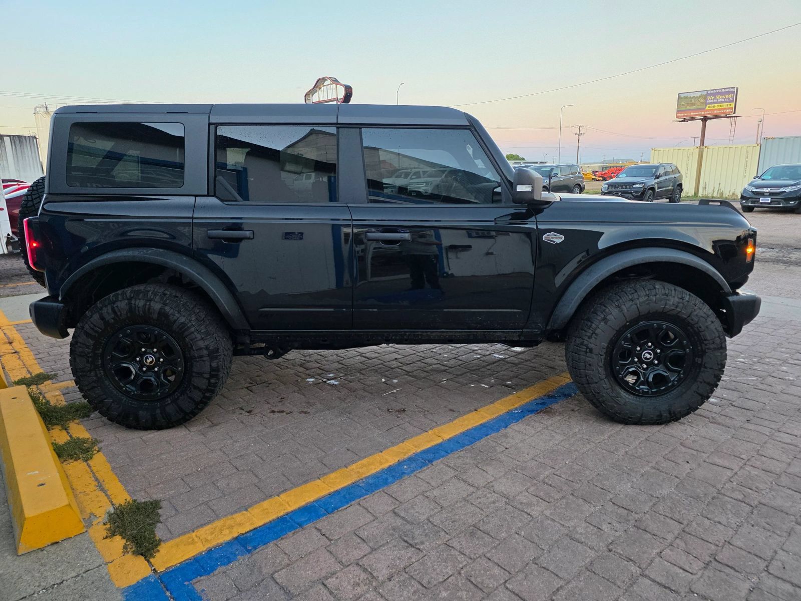 Used 2022 Ford Bronco Wildtrak AWD/4WD image 2