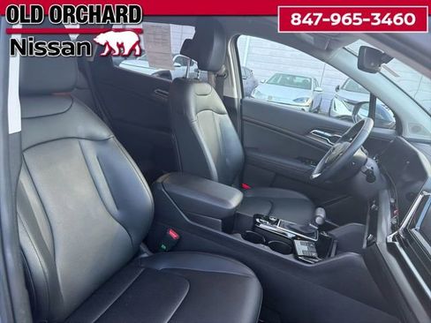 Used 2025 Kia Sportage EX FWD image 8