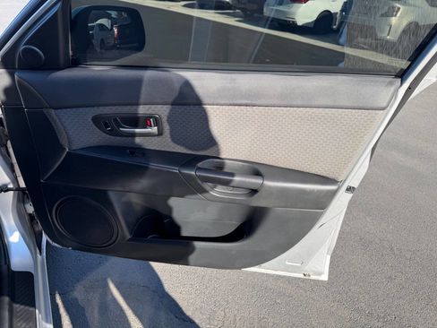 Used 2004 MAZDA MAZDA3 I w/ Pwr & 16" Alloy Wheel Pkg image 25