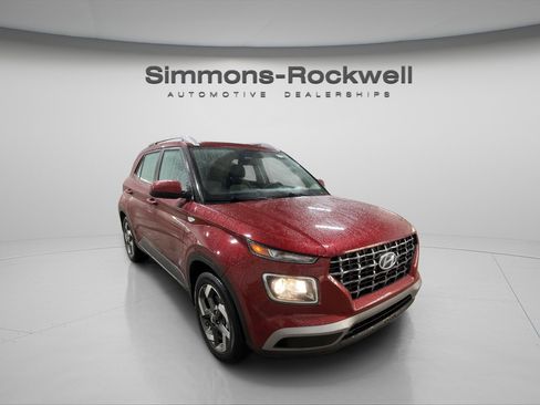 Used 2024 Hyundai Venue SEL image 3