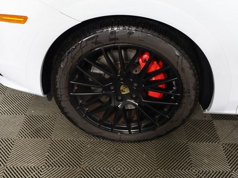 Used 2022 Porsche Cayenne GTS image 21
