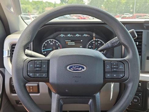 New 2026 Ford F250 XL w/ FX4 Off-Road Package AWD/4WD image 15