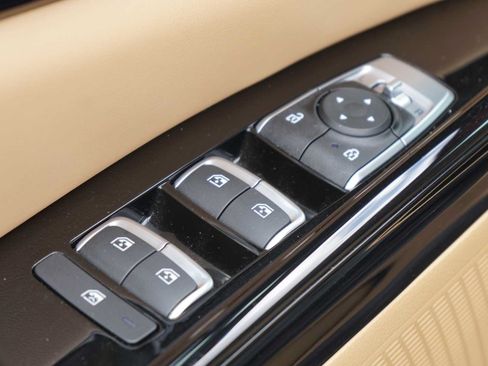 Certified 2023 Kia Carnival EX FWD image 18