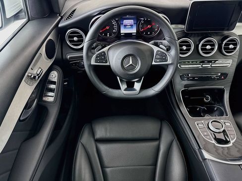 Used 2019 Mercedes-Benz GLC 300 image 10