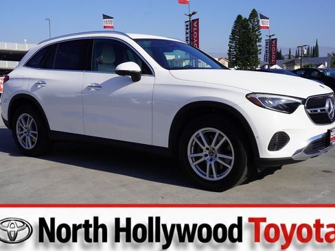 Used 2024 Mercedes-Benz GLC 300 image 1