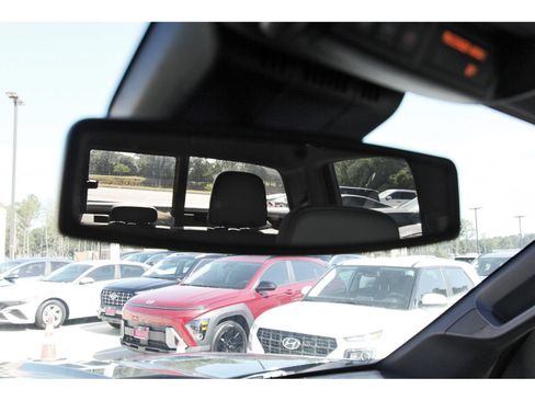Used 2024 Chevrolet Colorado LT w/ LT Convenience Package III RWD image 24