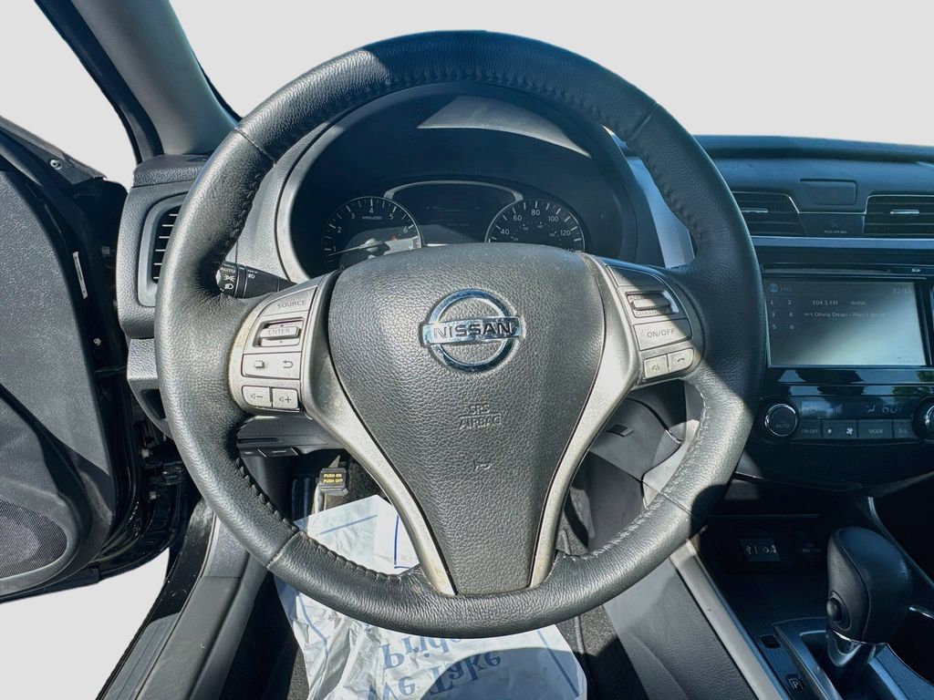 Used 2014 Nissan Altima 2.5 SL w/ Technology Package FWD image 11