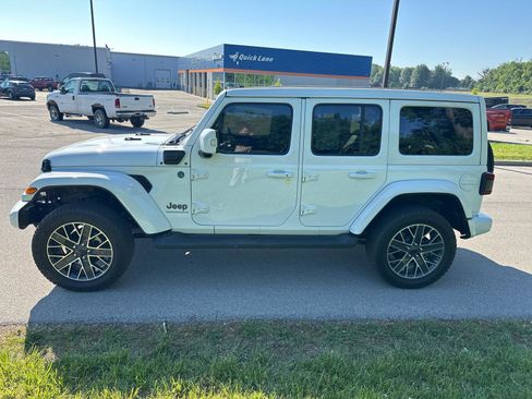 Used 2024 Jeep Wrangler High Altitude AWD/4WD image 18