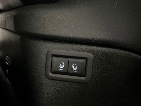 Used 2024 Jeep Wagoneer L Series II image 38