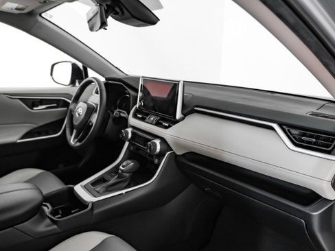 Used 2024 Toyota RAV4 XLE Premium FWD image 8