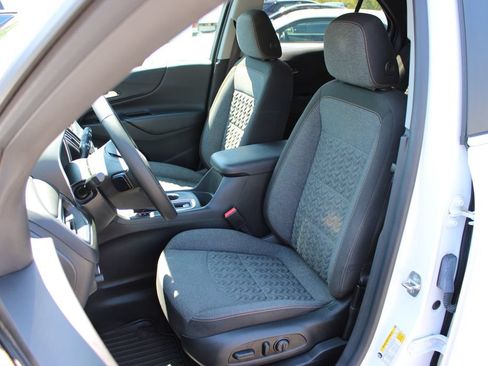 Certified 2024 Chevrolet Equinox LT FWD image 10