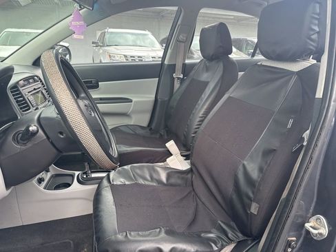 Used 2011 Hyundai Accent GLS w/ Premium Pkg 4 FWD image 3