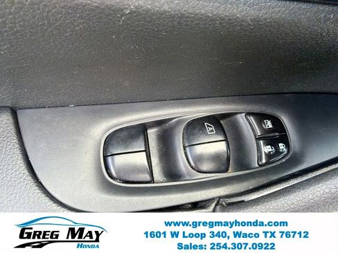Used 2017 Nissan Rogue SV w/ SV Family Package FWD image 21