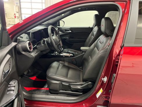 Used 2025 Chevrolet Trax RS w/ Sunroof Package image 25