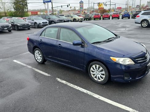 Used 2013 Toyota Corolla LE FWD image 8